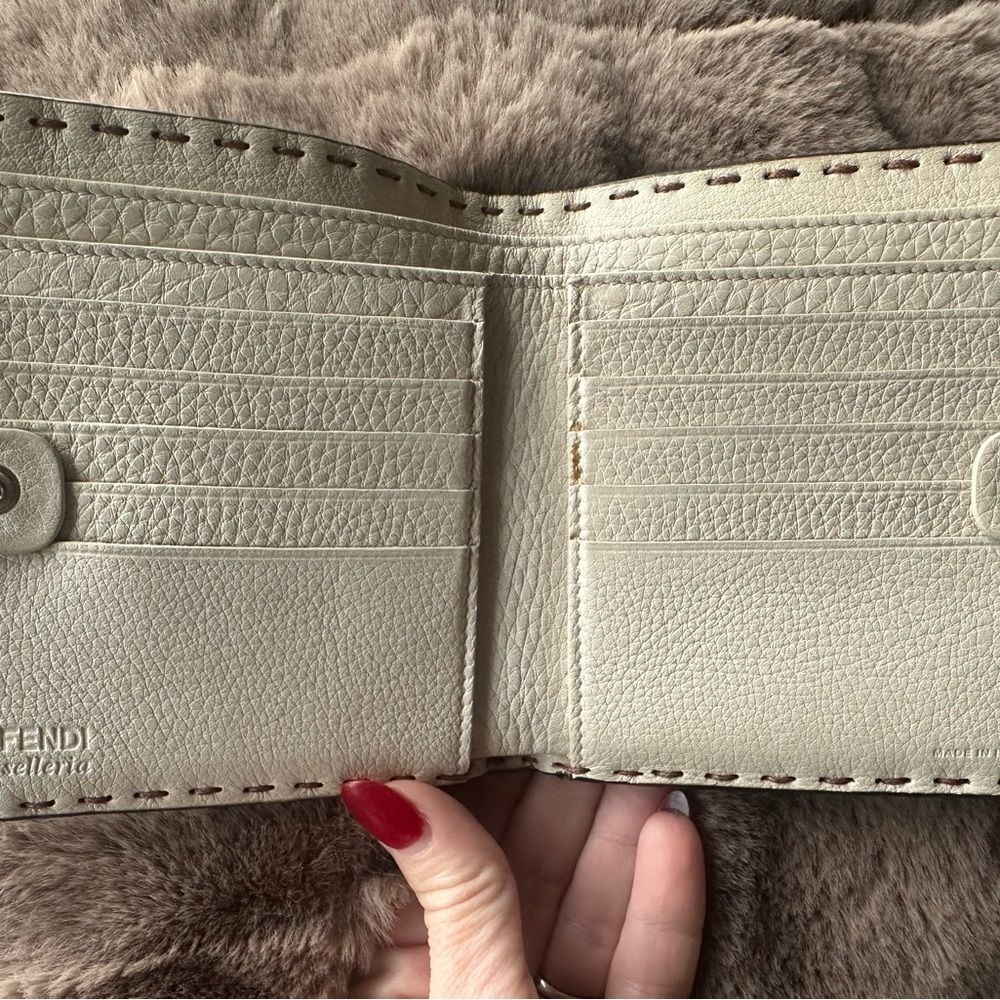 Fendi Compact Peekaboo Bi-Fold, Bi-Color in Pink Rose Camelia and White Selleria - Picture 5 of 11